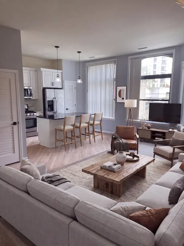 818 N Dearborn ST #3F, Chicago, IL 60610