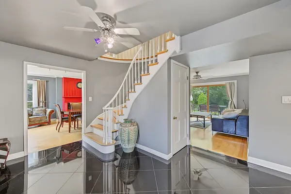 6 DOGWOOD RD, Rolling Meadows, IL 60008