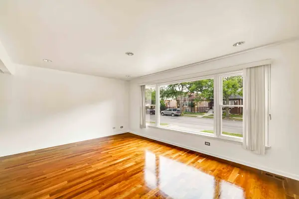 2725 N OAK PARK AVE, Chicago, IL 60707