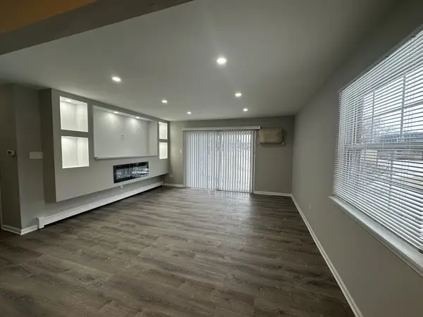 171 W 63rd ST #B202, Westmont, IL 60559