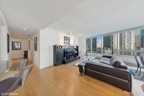 340 E Randolph ST #1000, Chicago, IL 60601