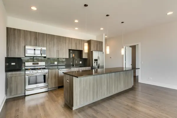 2353 N Seeley AVE #2B, Chicago, IL 60647