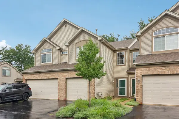 984 Parkhill CIR, Aurora, IL 60502