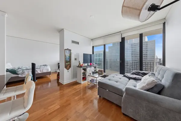 225 N COLUMBUS ST #6009, Chicago, IL 60601