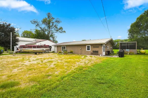 361 River View RD, Guttenberg, IA 52052