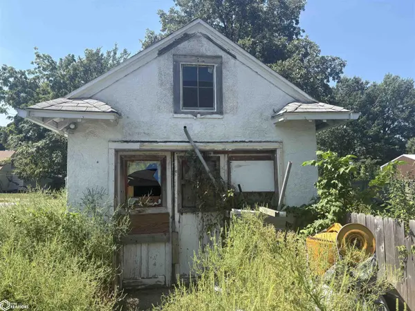 828 Drake AVE, Centerville, IA 52544