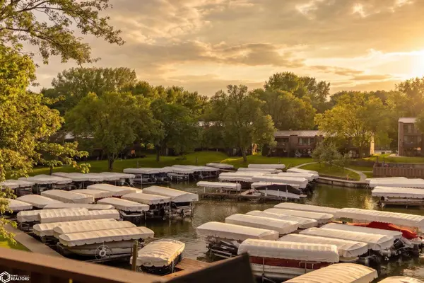 2700 N Shore DR #M27A, Clear Lake, IA 50428