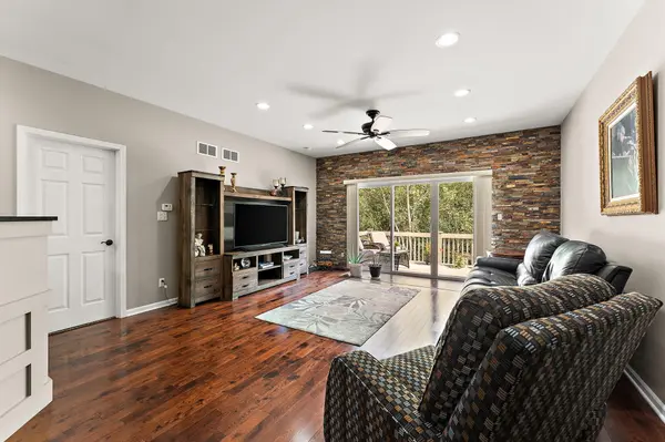 8733 Forest Glen CT, St. John, IN 46373