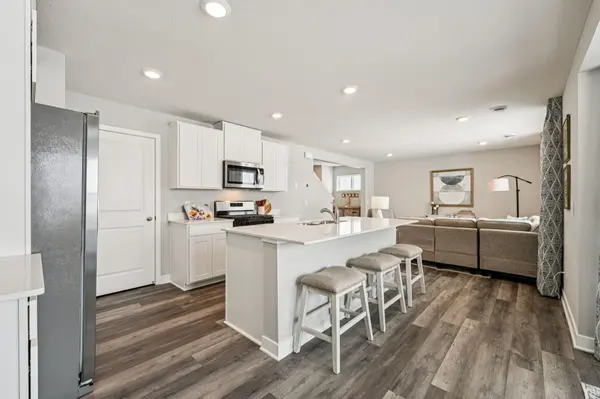 2076 Clearwater TER, Shakopee, MN 55379