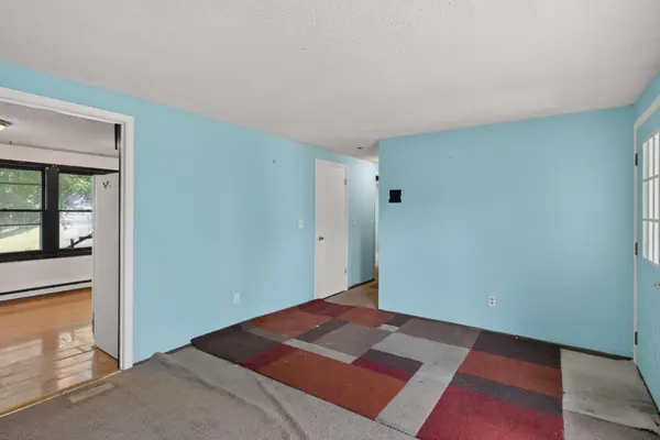 1081 Zemble ST, Chaska, MN 55318