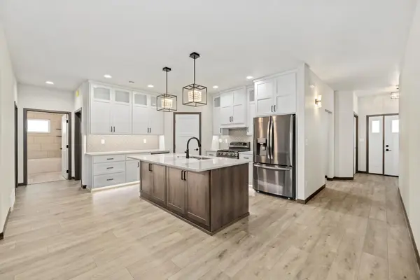 927 Maple ST, Kindred, ND 58051