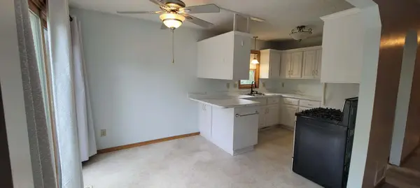 3237 Belmar DR, Vadnais Heights, MN 55127