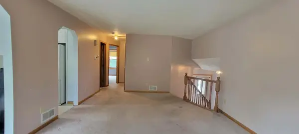 3237 Belmar DR, Vadnais Heights, MN 55127