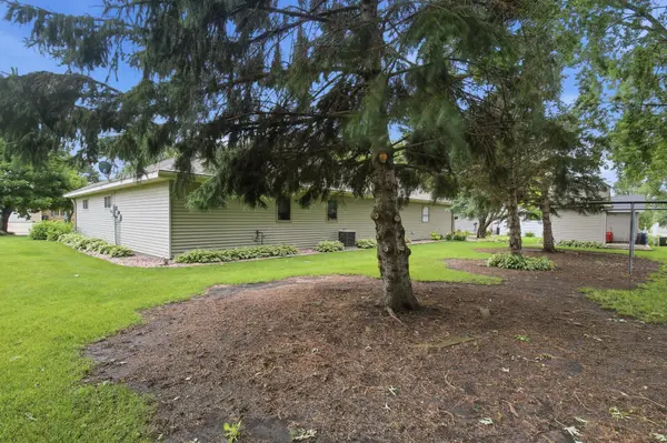 2204 20th ST SW, Willmar, MN 56201