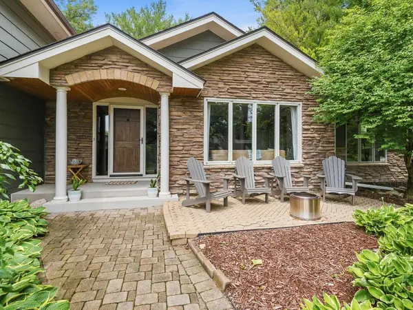 140 Lakeview Terrace BLVD, Waconia, MN 55387