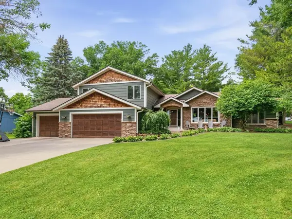 140 Lakeview Terrace BLVD, Waconia, MN 55387