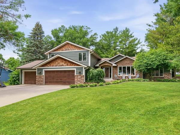 140 Lakeview Terrace BLVD, Waconia, MN 55387