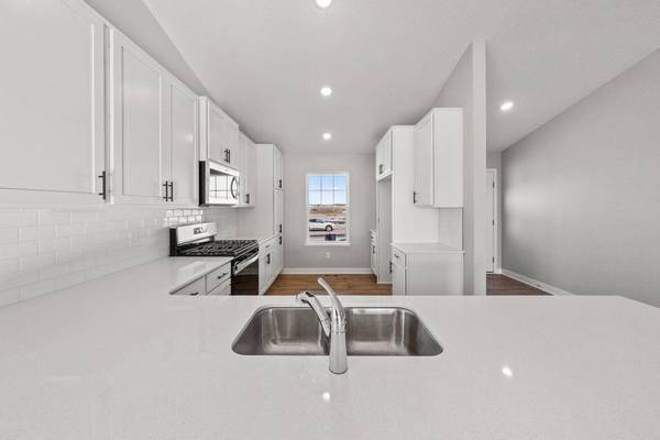 1656 Shasta DR, Shakopee, MN 55379
