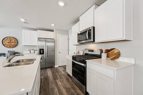 1957 Highview TER, Shakopee, MN 55379