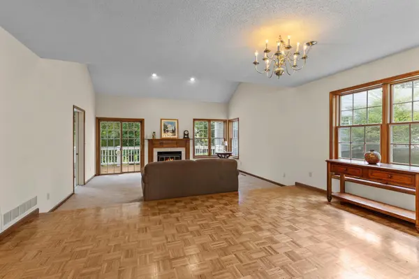 1270 Birch Pond TRL, White Bear Twp, MN 55110