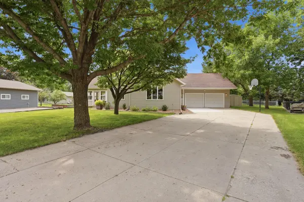 805 26th AVE SW, Willmar, MN 56201