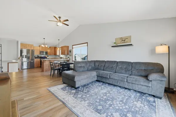 4399 87th ST NE, Monticello, MN 55362