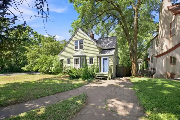 3900 W 47th ST, Edina, MN 55424