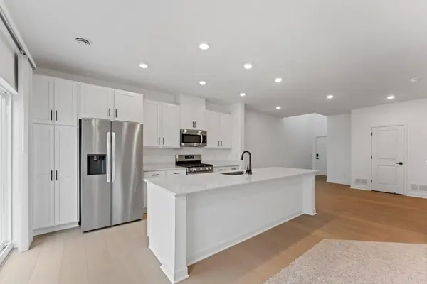 10549 Harbor LN N, Maple Grove, MN 55369