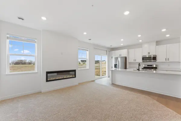 10558 Glacier LN N, Maple Grove, MN 55369