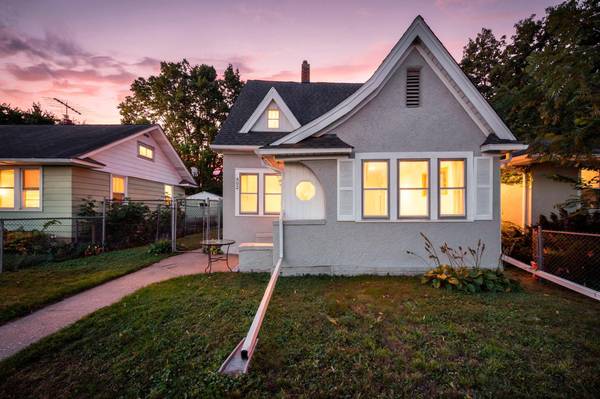 802 Fuller AVE, Saint Paul, MN 55104