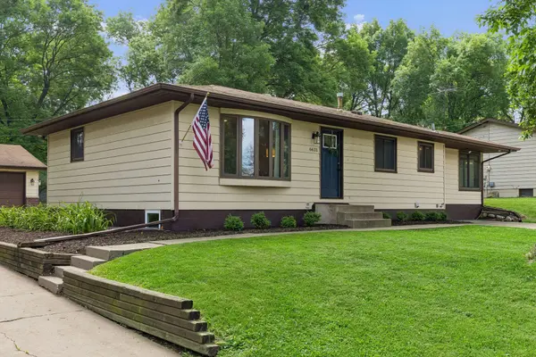 6631 Oakwood ST, Rockford, MN 55373