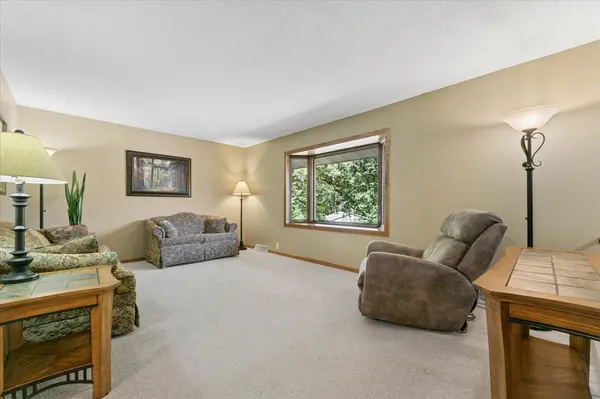 6650 Maple DR, Rockford, MN 55373