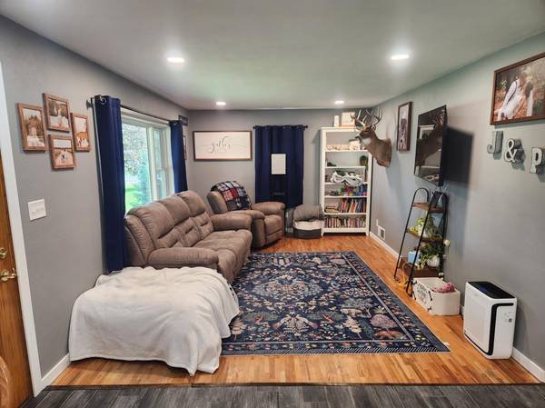 805 E County RD N, Le Roy, MN 55951