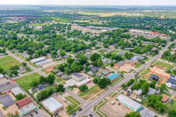 101 S Fretz AVE, Edmond, OK 73003