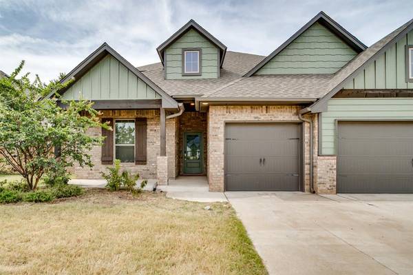 512 E Barajas TER, Mustang, OK 73064