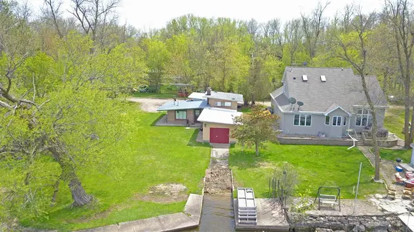 8880 LAKESIDE LN, Winneconne, WI 54986-8600