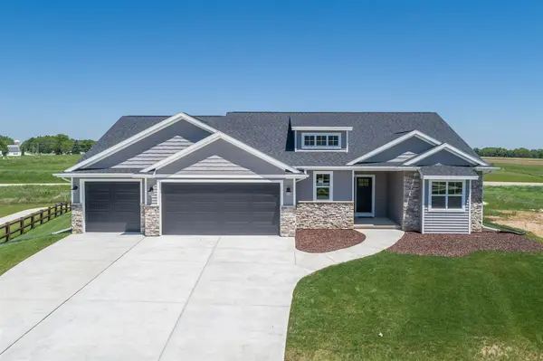 1720 STEINER LN, Green Bay, WI 54313-4099