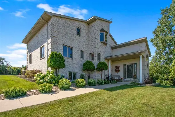 4899 SPORTSMAN DR, De Pere, WI 54115-9707