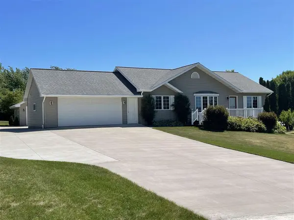 E6367 ESTHER DR, Manawa, WI 54949