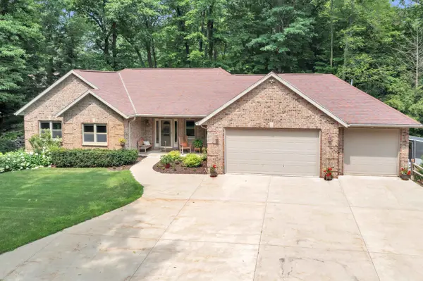 3352 SHADY LN, Suamico, WI 54313