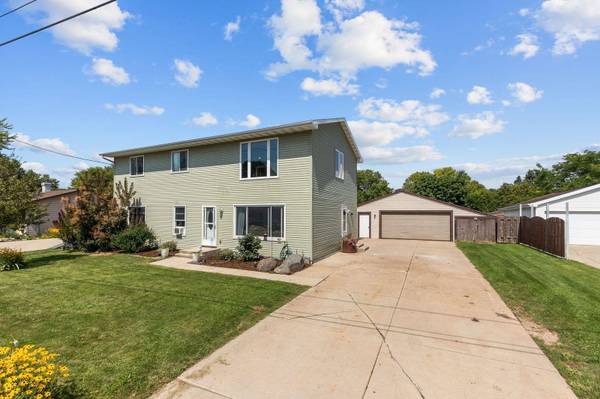 948 MARQUETTE ST, Menasha, WI 54952-2879