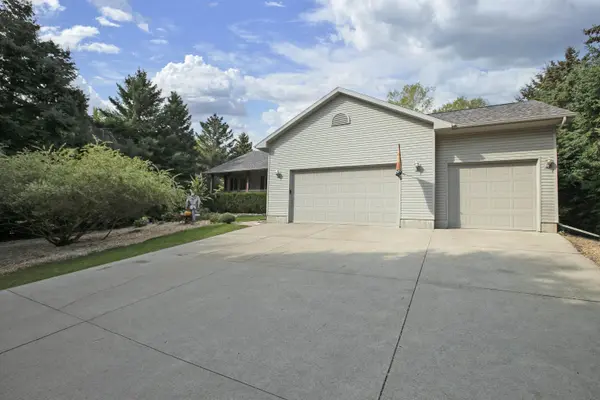 8431 SAMUEL DR,  Larsen,  WI 54947