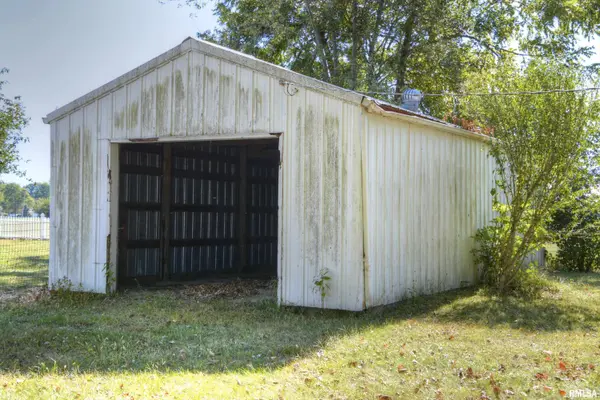 705 W ADAMS ST, Blandinsville, IL 61420