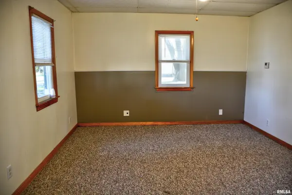 705 W ADAMS ST, Blandinsville, IL 61420