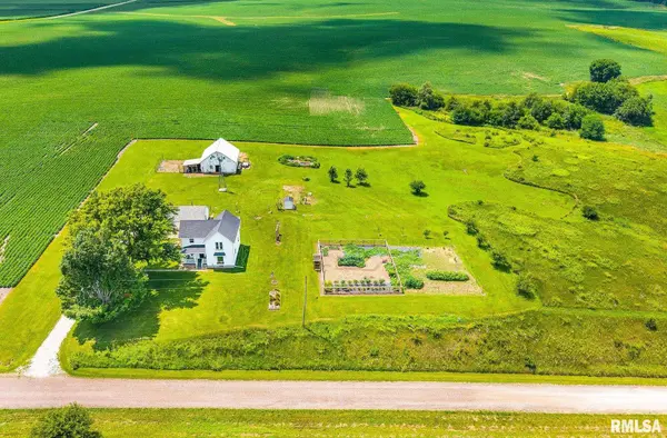 2458 KNOX RD 2300 E RD, La Fayette, IL 61449