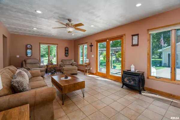 4948 Whaley ST, Mulkeytown, IL 62865