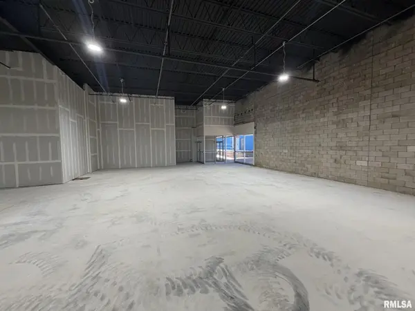 90 E LOCUST ST #Suite B, Canton, IL 61520