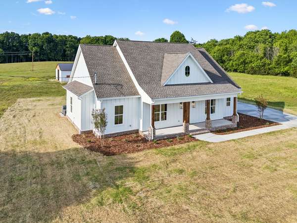 2797 Unionville Rd, Chapel Hill, TN 37034