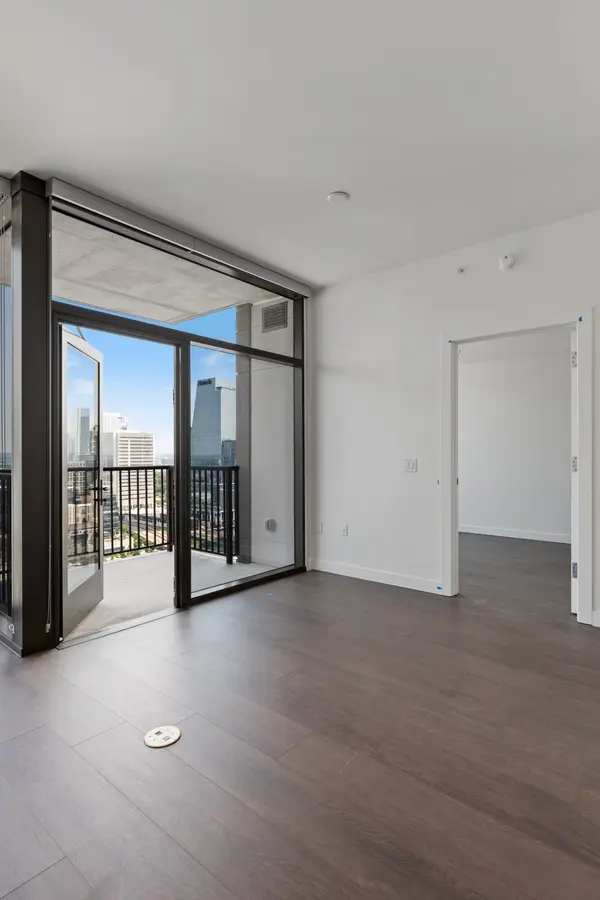 1212 Demonbreun St #909, Nashville, TN 37203