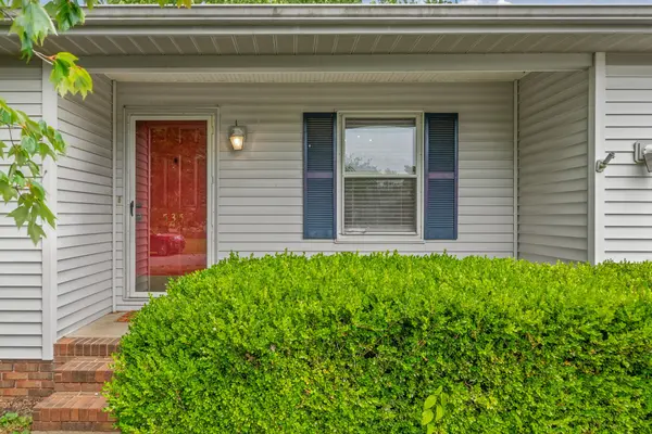 535 Fox Chase Ct, Hopkinsville, KY 42240